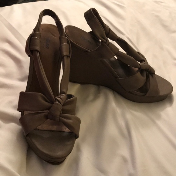 7 1/2 Khaki/Dark Taupe leather wedges AVG/GOOD - Picture 7 of 7